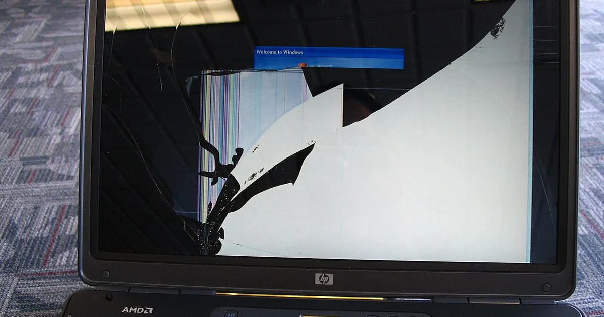 Broken Hewlett-Packard laptop computer